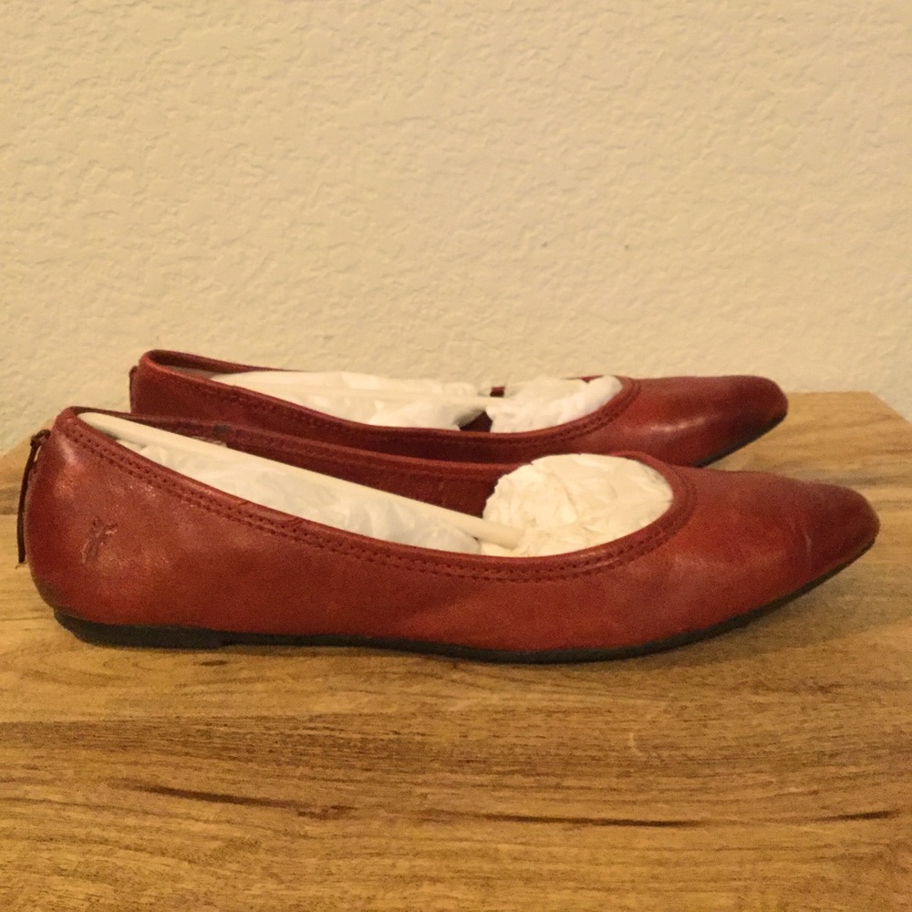 Frye pointed flats in burnt orange leather. Size 9 narrow